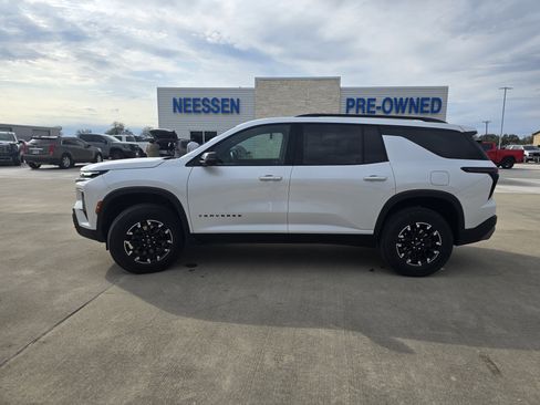 Used 2024 Chevrolet Traverse Z71 image 6