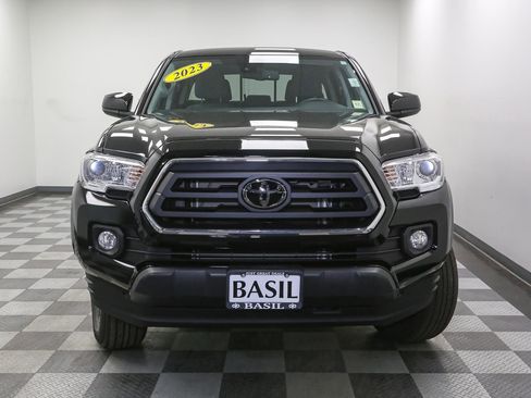 Used 2023 Toyota Tacoma SR5 AWD/4WD image 3