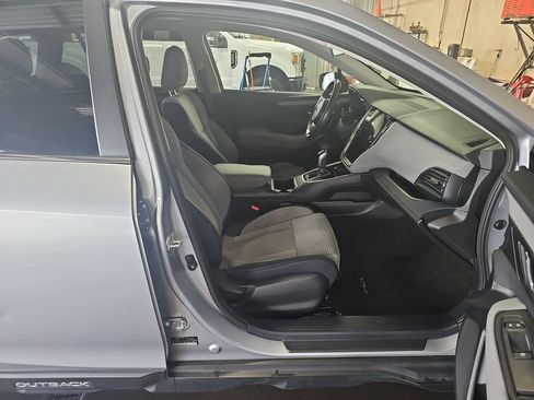 Used 2023 Subaru Outback Premium AWD/4WD image 10