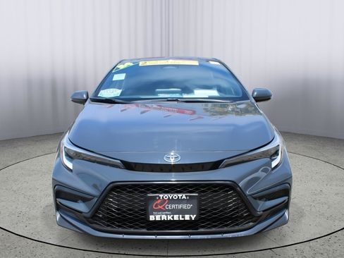 Used 2024 Toyota Corolla SE w/ SE Premium Package FWD image 3