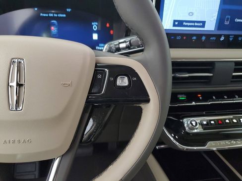Certified 2024 Lincoln Corsair AWD image 25