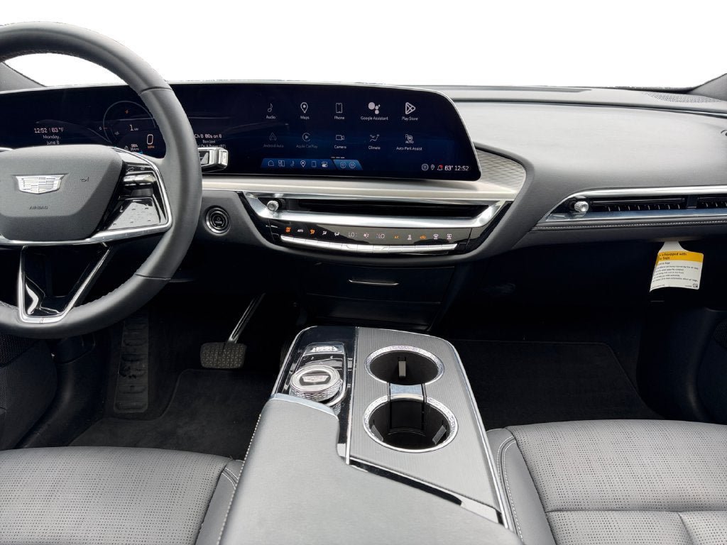 Used 2024 Cadillac Lyriq Sport AWD/4WD image 13