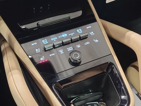 New 2026 Porsche Cayenne image 24