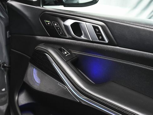 Used 2024 BMW X5 M60i image 20