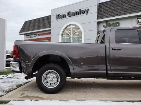 Used 2025 RAM 3500 Longhorn image 44