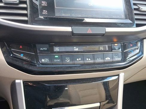 Used 2017 Honda Accord EX-L image 18