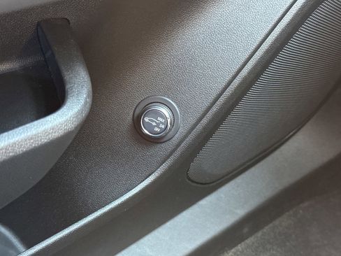 Used 2022 Chevrolet Blazer LT image 18