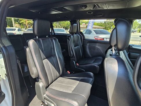 Used 2017 Dodge Grand Caravan GT image 6