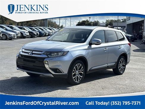 Used 2017 Mitsubishi Outlander SEL image 1