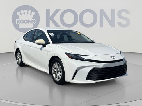 Used 2025 Toyota Camry LE FWD image 2