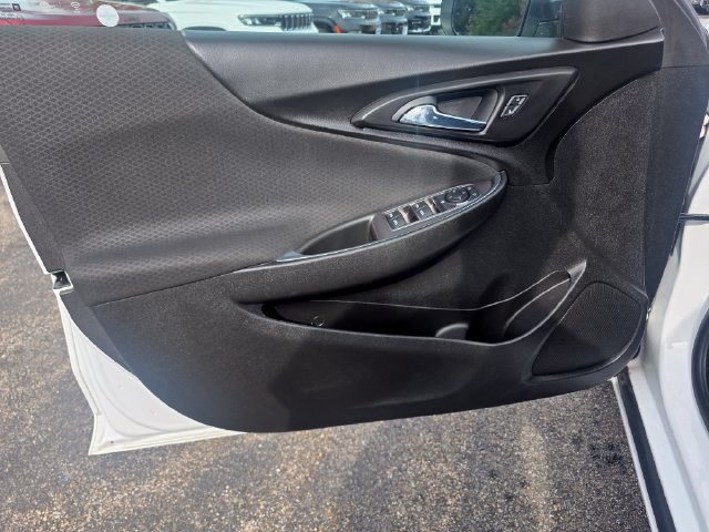 Used 2018 Chevrolet Malibu LT FWD image 19