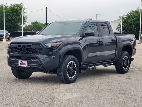 Used 2024 Toyota Tacoma TRD Off-Road AWD/4WD image 7