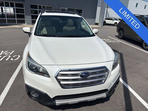 Used 2017 Subaru Outback 2.5i Limited AWD/4WD image 2