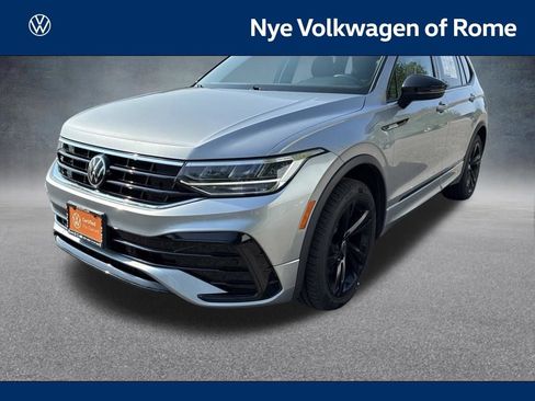 Used 2023 Volkswagen Tiguan SE R-Line AWD/4WD image 1