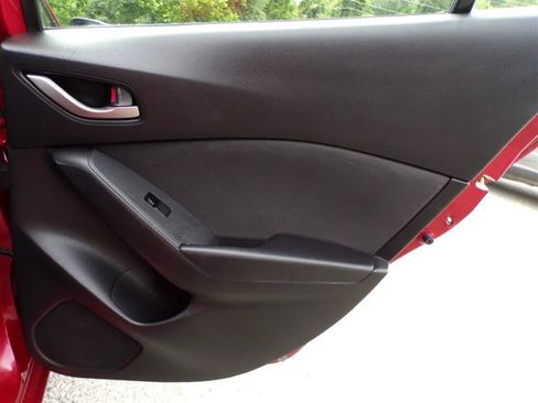 Used 2014 MAZDA MAZDA3 i Touring w/ Technology Package FWD image 23