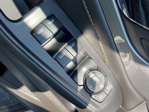 Used 2021 Chevrolet Traverse LS image 12