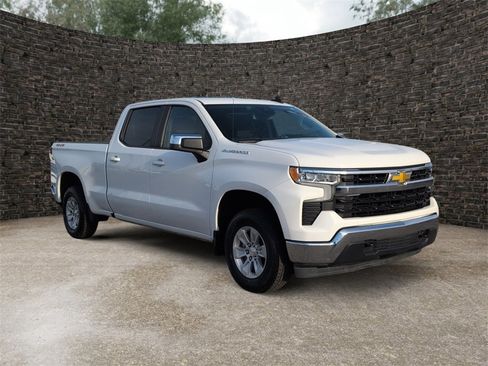 Used 2023 Chevrolet Silverado 1500 LT w/ Protection Package image 2