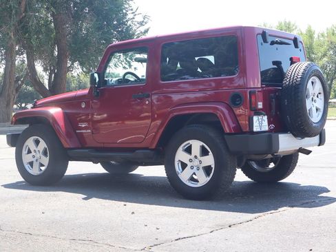 Used 2011 Jeep Wrangler Sahara AWD/4WD image 7