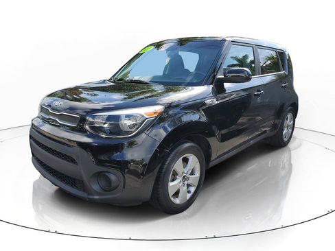 Used 2018 Kia Soul FWD image 2