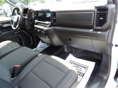 Used 2024 Chevrolet Silverado 3500 LT w/ Convenience Package AWD/4WD image 41
