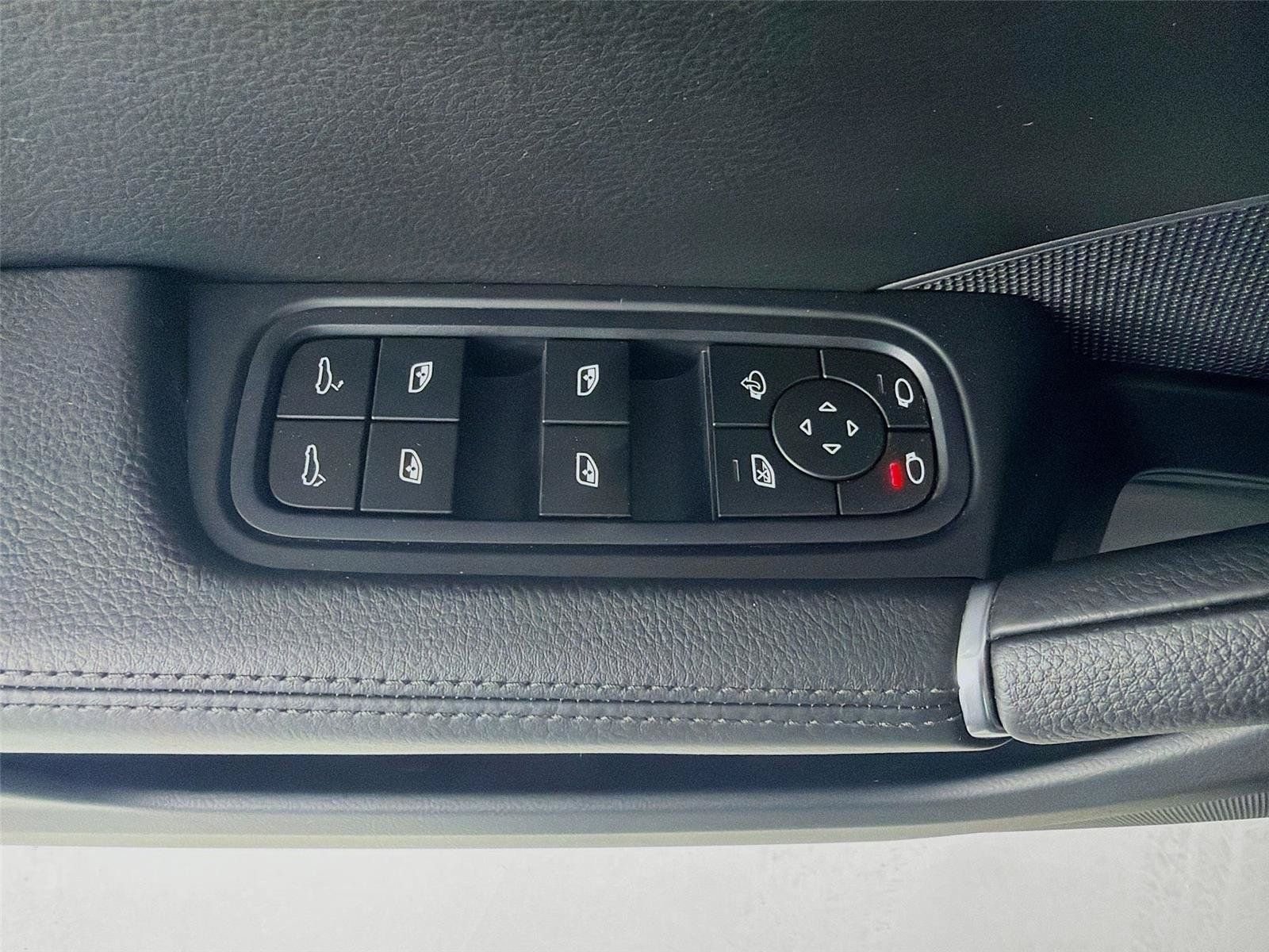 Certified 2023 Porsche Cayenne S AWD/4WD image 8