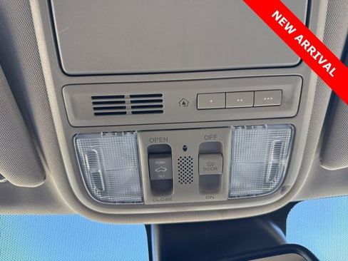 Used 2016 Honda Odyssey Touring image 19