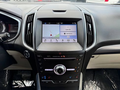Used 2019 Ford Edge Titanium w/ Equipment Group 301A AWD/4WD image 14
