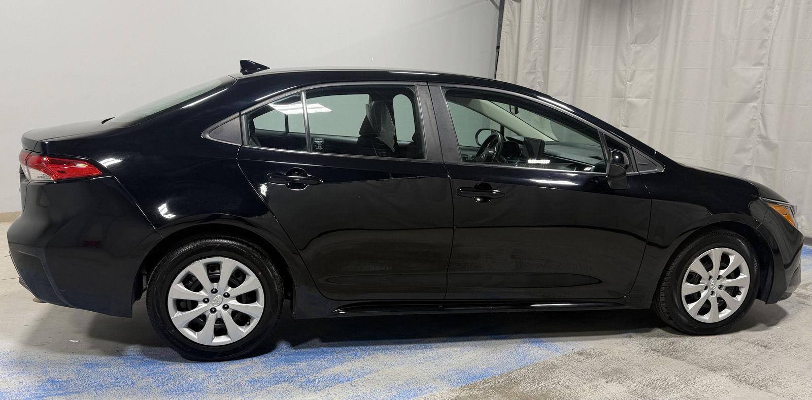 Used 2023 Toyota Corolla LE FWD image 18