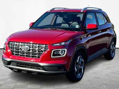 Used 2023 Hyundai Venue Limited image 3