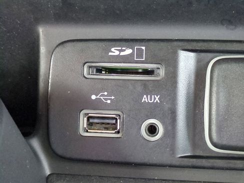 Used 2015 Jeep Cherokee Latitude w/ Comfort/Convenience Group image 21