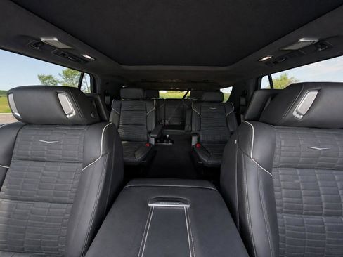 Used 2024 Cadillac Escalade Sport Platinum w/ Heavy-Duty Trailer Package AWD/4WD image 15