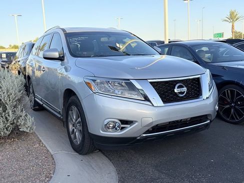 Used 2013 Nissan Pathfinder SL w/ SL Premium Pkg FWD image 3