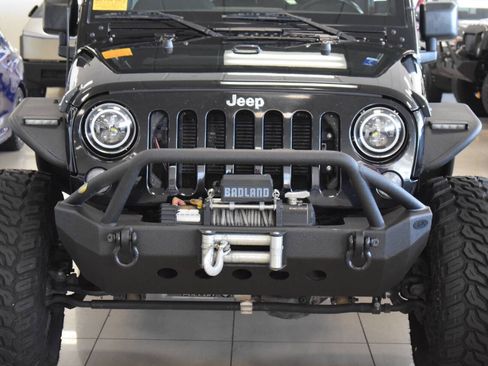 Used 2018 Jeep Wrangler Unlimited Sport S AWD/4WD image 7