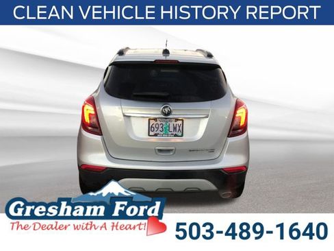 Used 2022 Buick Encore Preferred image 5