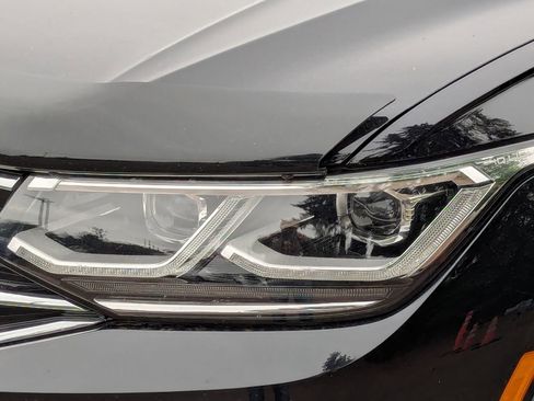 Used 2022 Volkswagen Tiguan SEL R-Line AWD/4WD image 13