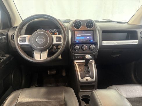 Used 2016 Jeep Compass Latitude AWD/4WD image 9