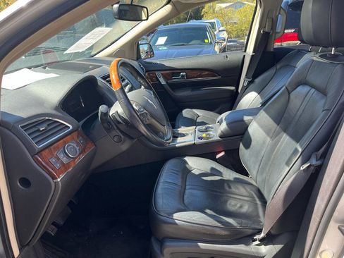 Used 2013 Lincoln MKX FWD image 12