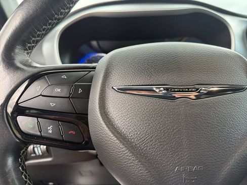 Used 2021 Chrysler Pacifica Touring-L w/ Premium & Safety Sphere Group AWD/4WD image 29