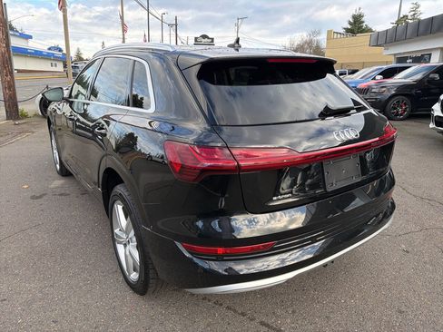 Used 2019 Audi e-tron Premium Plus image 4