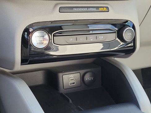 Certified 2024 Ford Escape SE w/ PHEV Premium Package FWD image 32