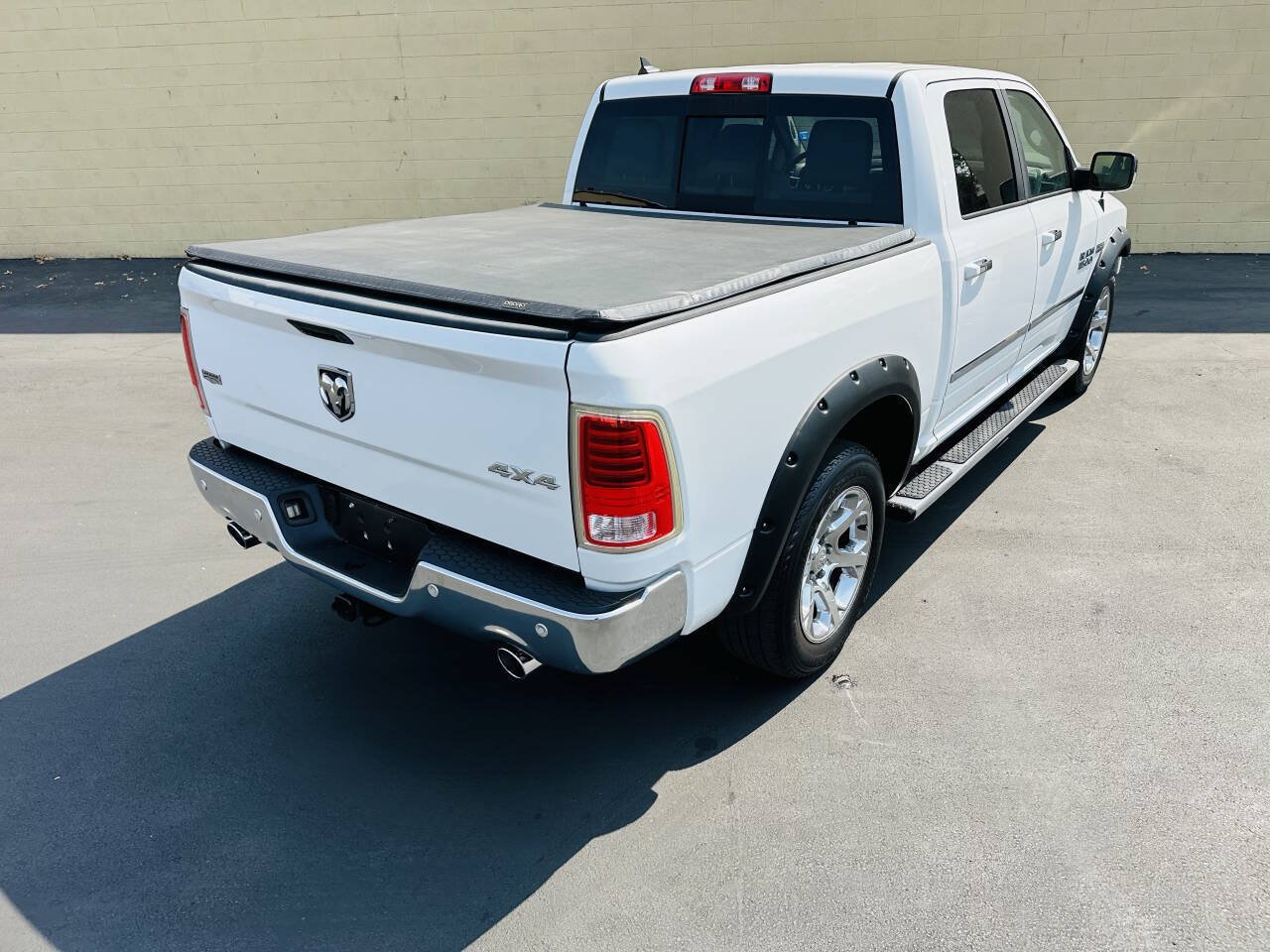 Used 2015 RAM 1500 Laramie w/ Convenience Group AWD/4WD image 5