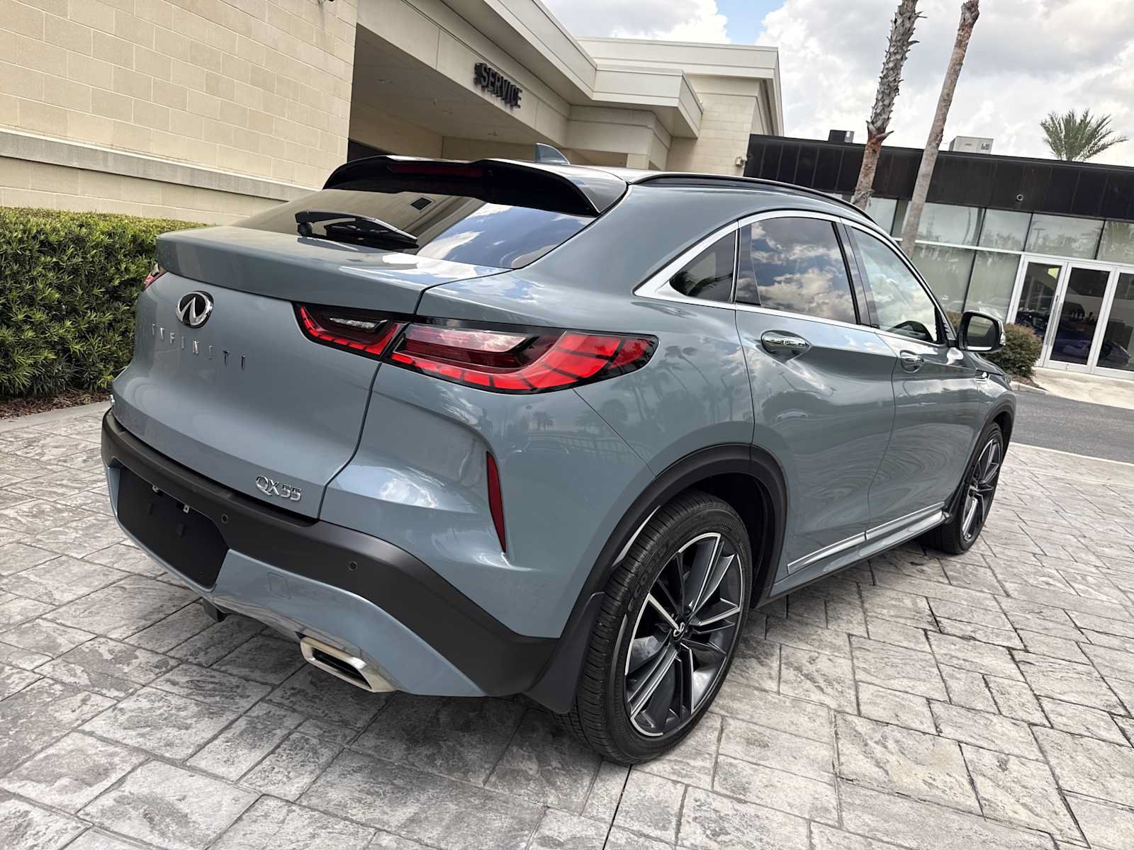 Certified 2025 INFINITI QX55 Essential w/ Accent Package AWD/4WD image 3