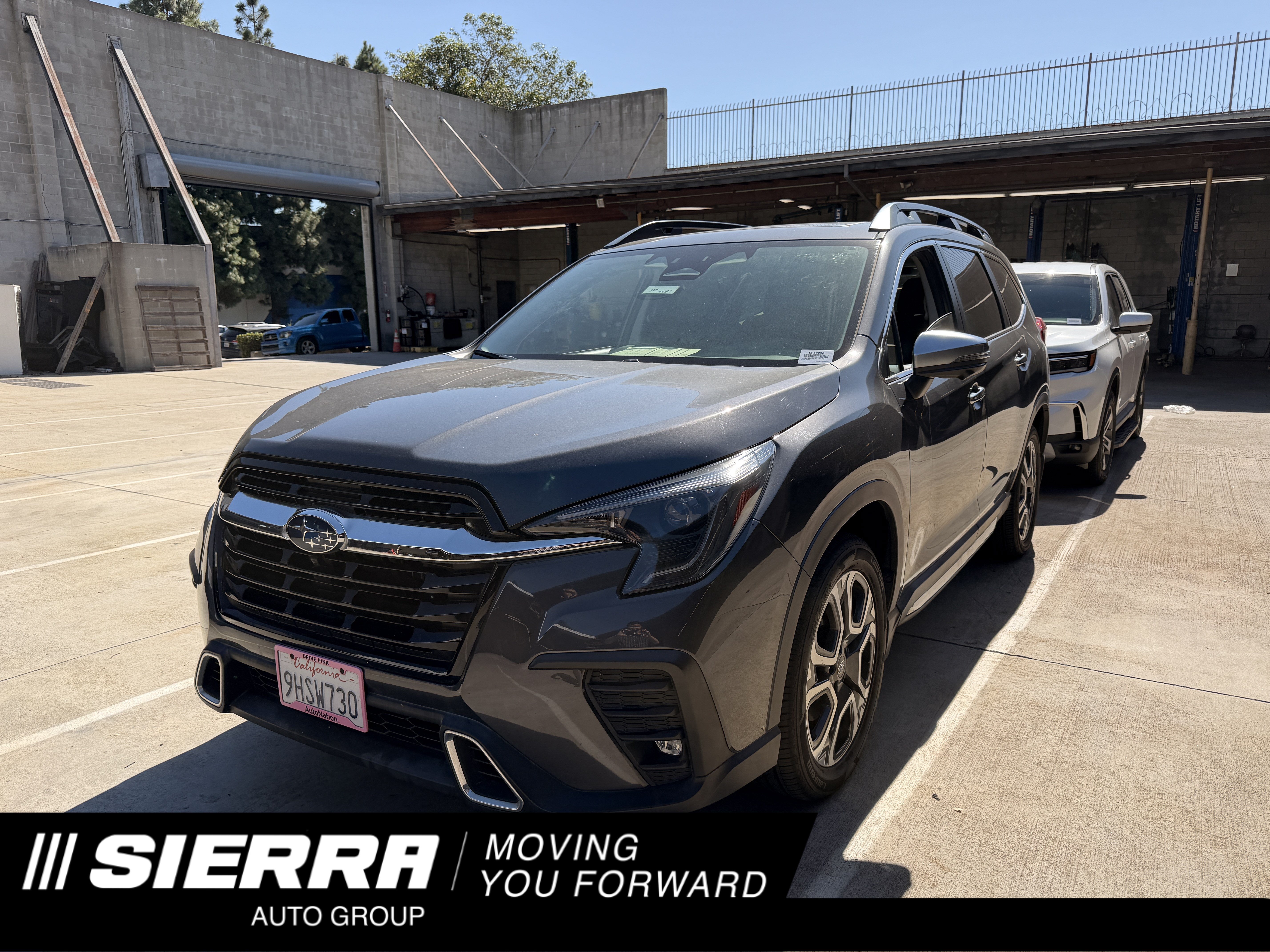 Used 2023 Subaru Ascent Touring AWD/4WD image 1