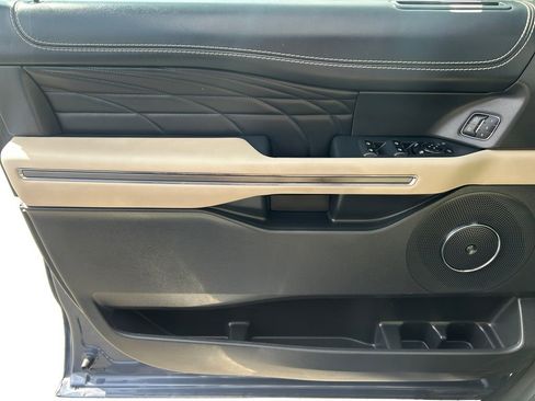 Used 2023 Ford Expedition Max Platinum image 18