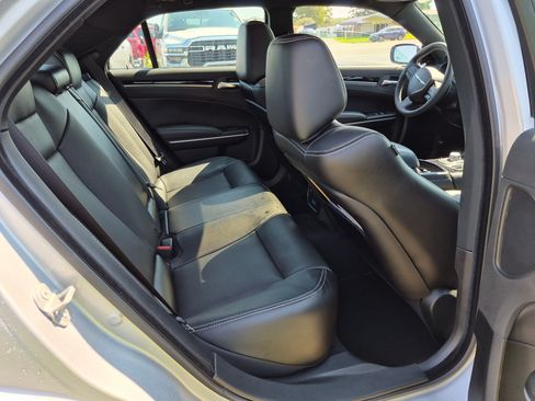 Used 2023 Chrysler 300 S w/ Comfort Group RWD image 20