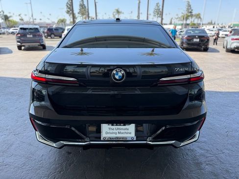 Used 2023 BMW 740i w/ Executive Package image 4