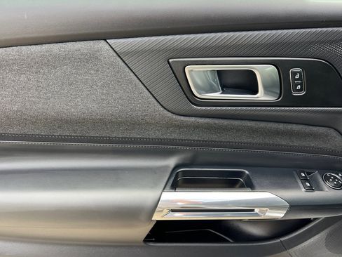 Used 2025 Ford Mustang Coupe image 11