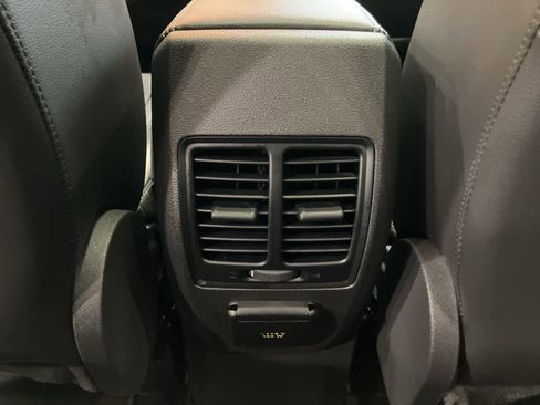Used 2019 Ford Escape Titanium image 27