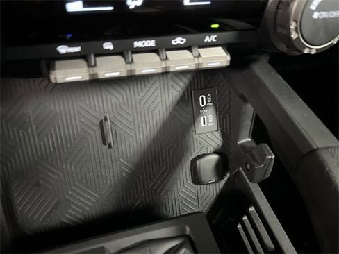 Used 2024 Toyota Tacoma SR image 33