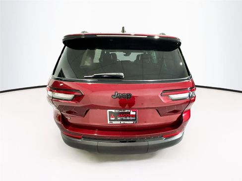 Used 2022 Jeep Grand Cherokee L Laredo RWD image 26